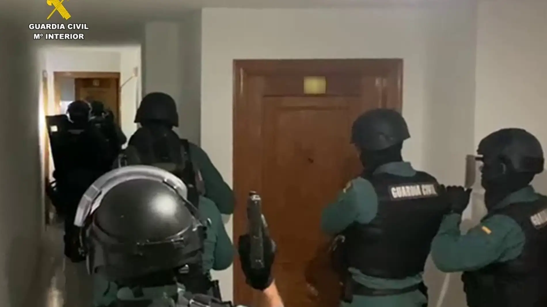 La Guardia Civil detiene a seis personas en Torrevieja por robos en el interior de vehículos