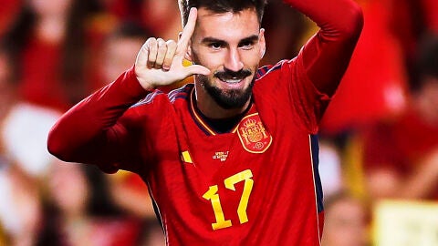 Baena celebra su primer gol con Espa&ntilde;a