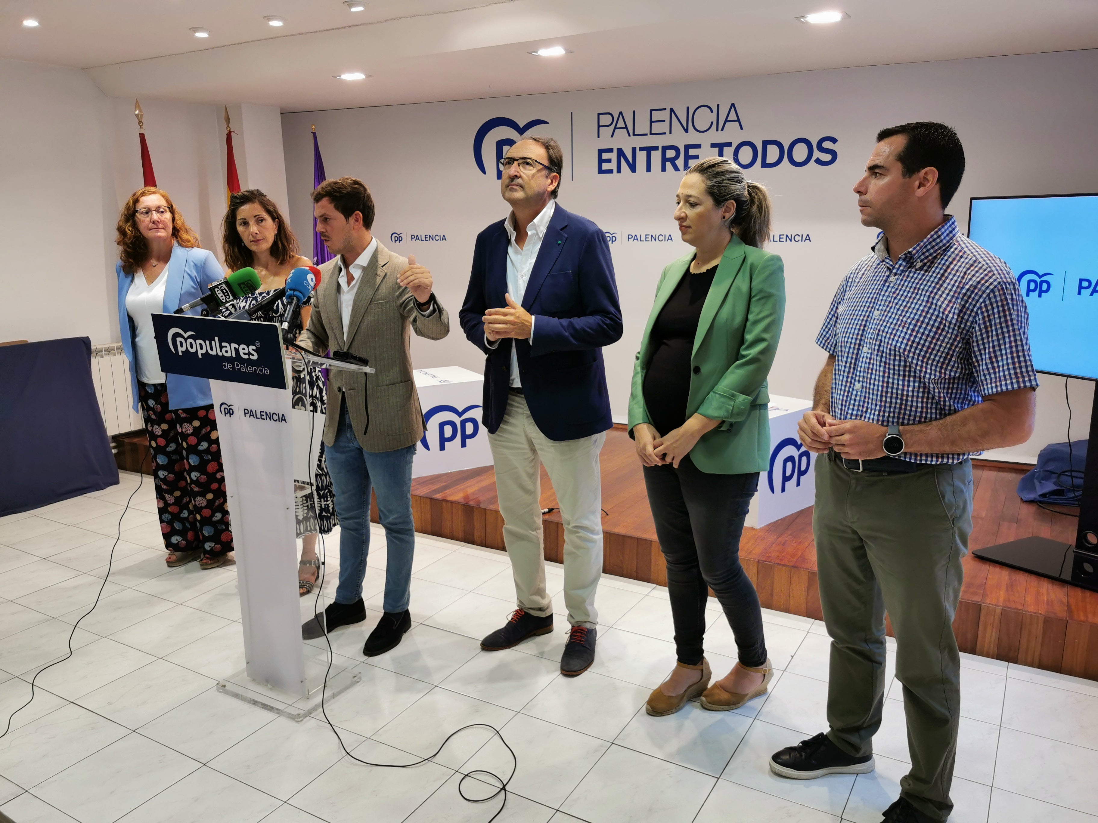 El PP pide al Equipo de Gobierno que la nueva Ordenanza de terrazas se adecue a los nuevos hábitos de los palentinos El PP pide al Equipo de Gobierno que la nueva Ordenanza de terrazas se adecue a los nuevos hábitos de los palentinos