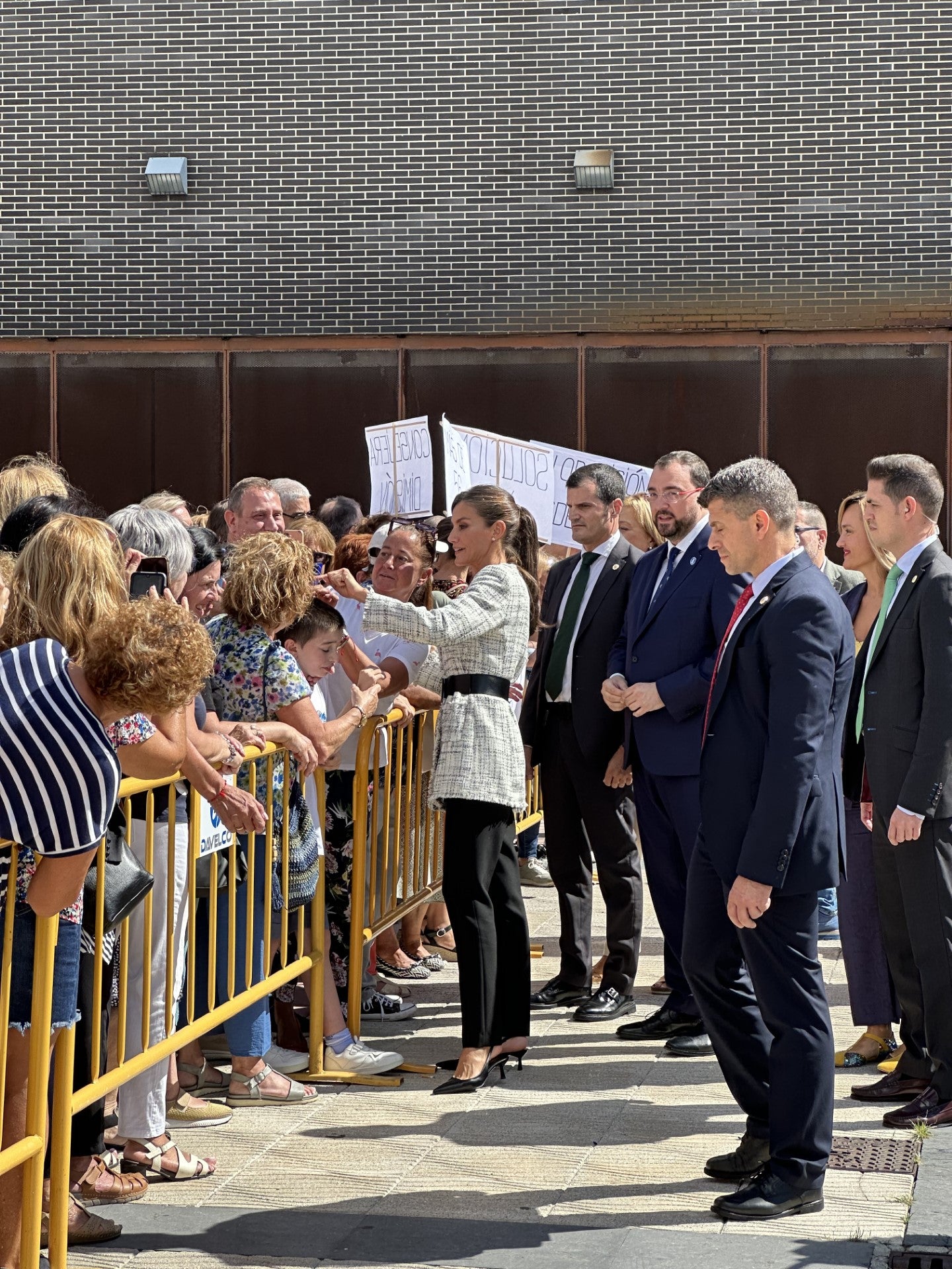Doña Letizia; una anfitriona “muy cercana y preparada” en la inauguración del nuevo curso de FP, en Langreo Doña Letizia; una anfitriona “muy cercana y preparada” en la inauguración del nuevo curso de FP, en Langreo