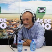 Arturo Pérez-Reverte durante su entrevista con Carlos Alsina