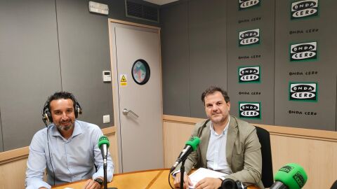 Ricardo Cabezas, del Grupo Socialista, y Javier Gij&oacute;n, del Grupo Popular
