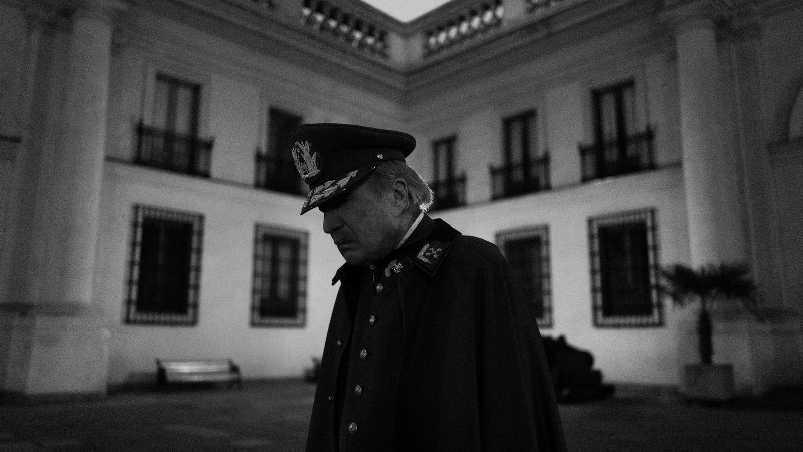 Kinótico en Onda Cero. 'El conde', la sátira de Larraín que convierte a Pinochet en un vampiro Kinótico en Onda Cero. 'El conde', la sátira de Larraín que convierte a Pinochet en un vampiro