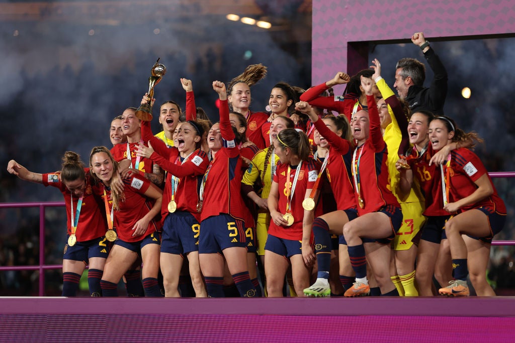Igualdad critica la desigualdad de salarios entre el fútbol femenino y masculino: "Es aberrante" Igualdad critica la desigualdad de salarios entre el fútbol femenino y masculino: "Es aberrante"
