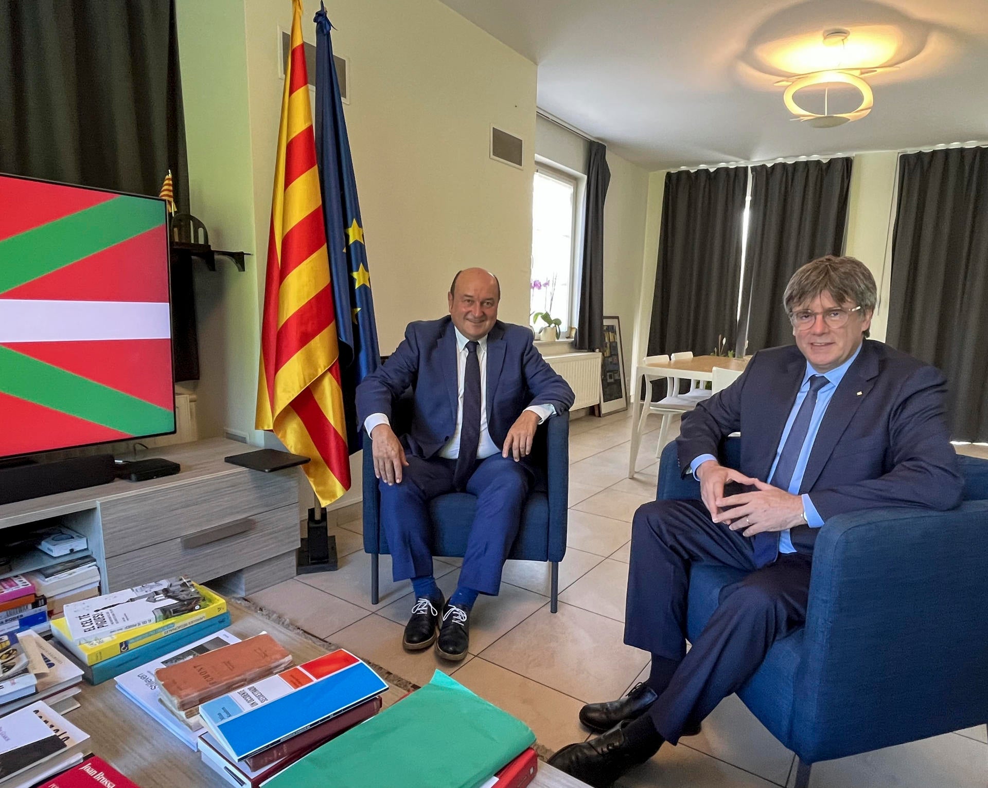 El PNV se reúne con Puigdemont en Waterloo sobre el papel clave de ambos partido El PNV se reúne con Puigdemont en Waterloo sobre el papel clave de ambos partido
