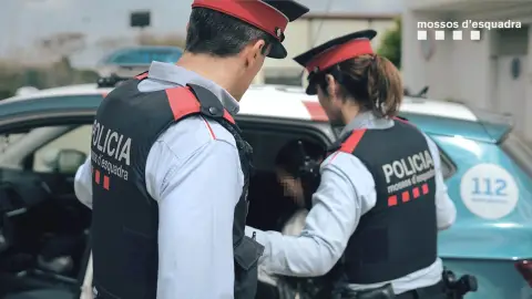 Una patrulla de Mossos d'Esquadra. Una patrulla de Mossos d'Esquadra.