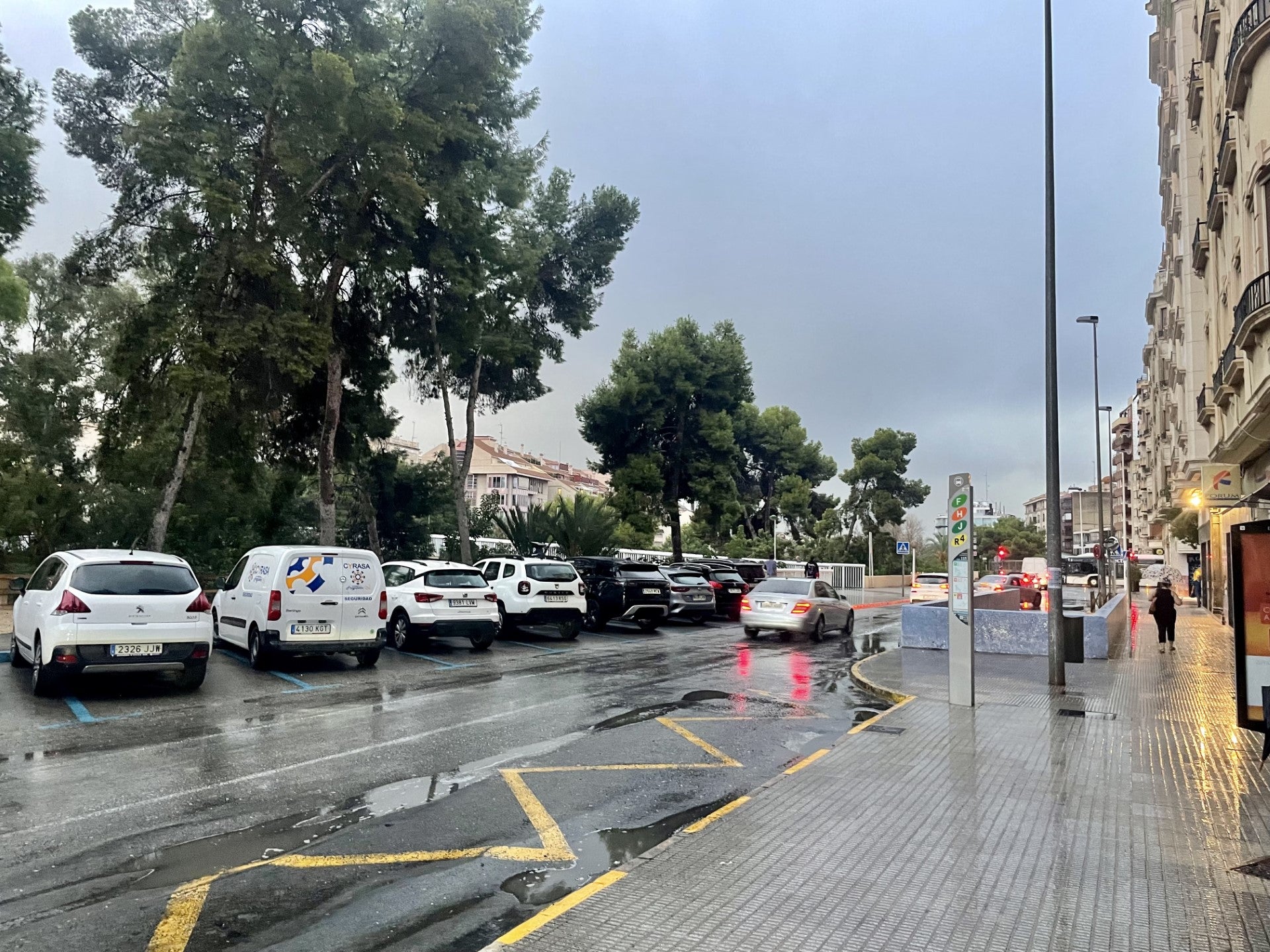 Alerta naranja por lluvias con aparato eléctrico en Elche y las comarcas del Vinalopó Alerta naranja por lluvias con aparato eléctrico en Elche y las comarcas del Vinalopó