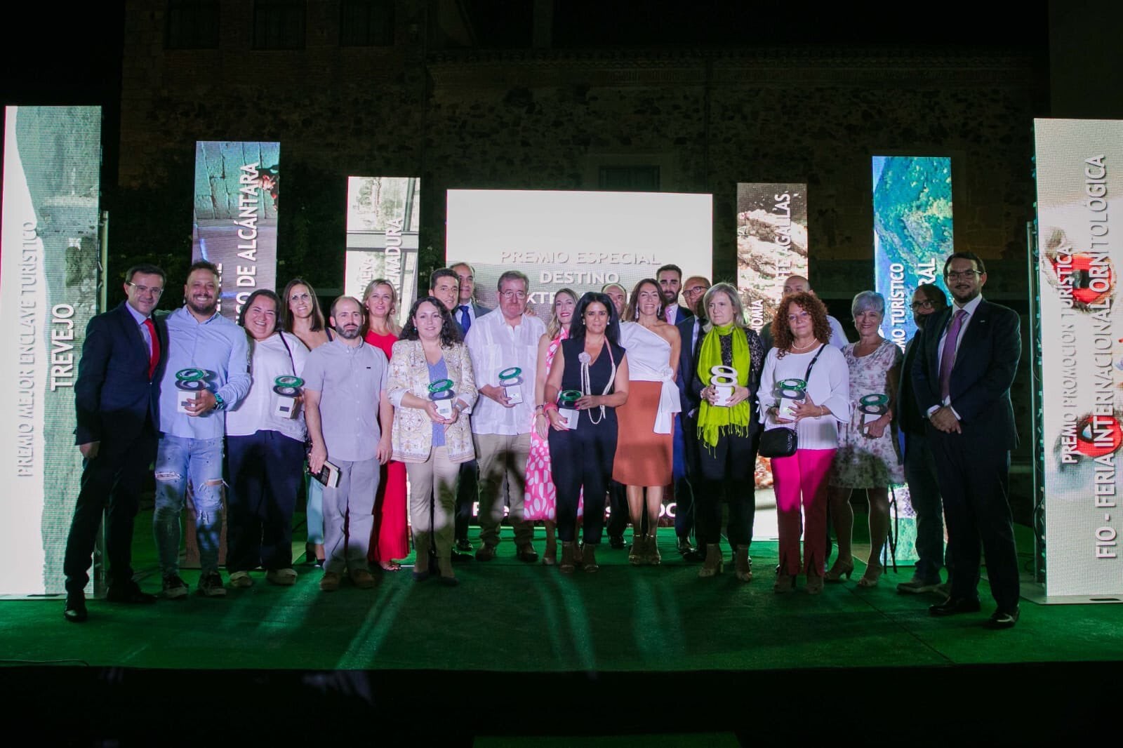 Onda Cero celebra la gran fiesta del turismo extremeño con la entrega de los VIII Premios Gente Viajera Onda Cero celebra la gran fiesta del turismo extremeño con la entrega de los VIII Premios Gente Viajera