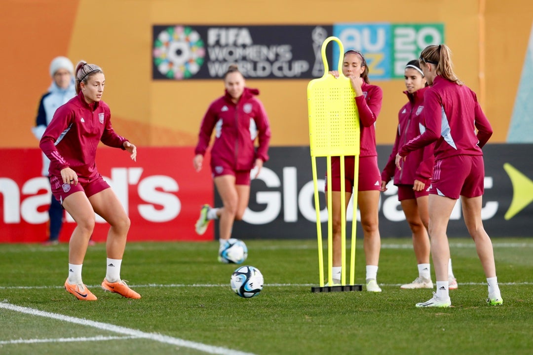 La RFEF se compromete a hacer "cambios estructurales" e insta a las jugadoras a sumarse La RFEF se compromete a hacer "cambios estructurales" e insta a las jugadoras a sumarse