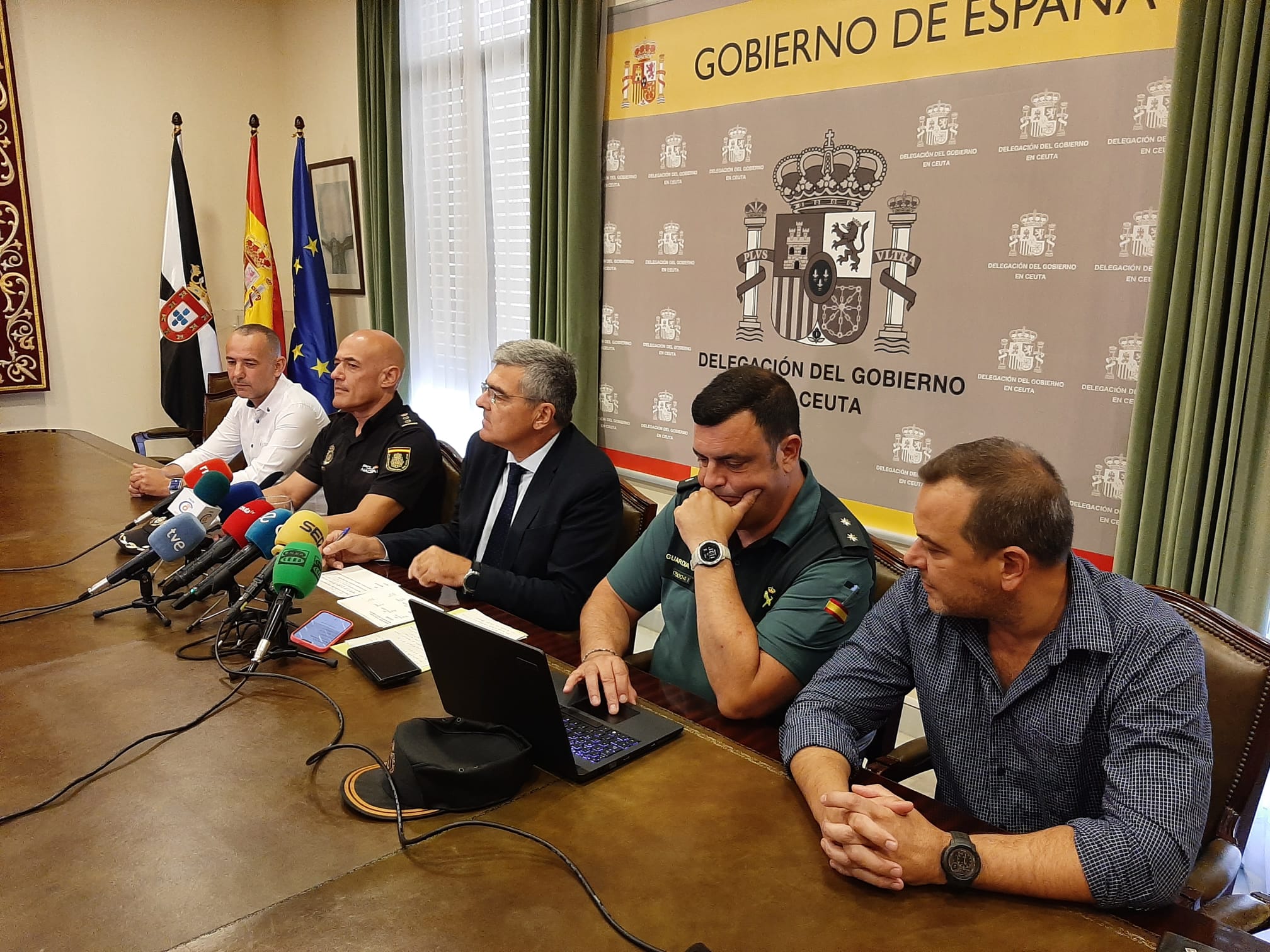 En Ceuta, desciende el número de pasajeros y vehículos en la OPE 2023 En Ceuta, desciende el número de pasajeros y vehículos en la OPE 2023