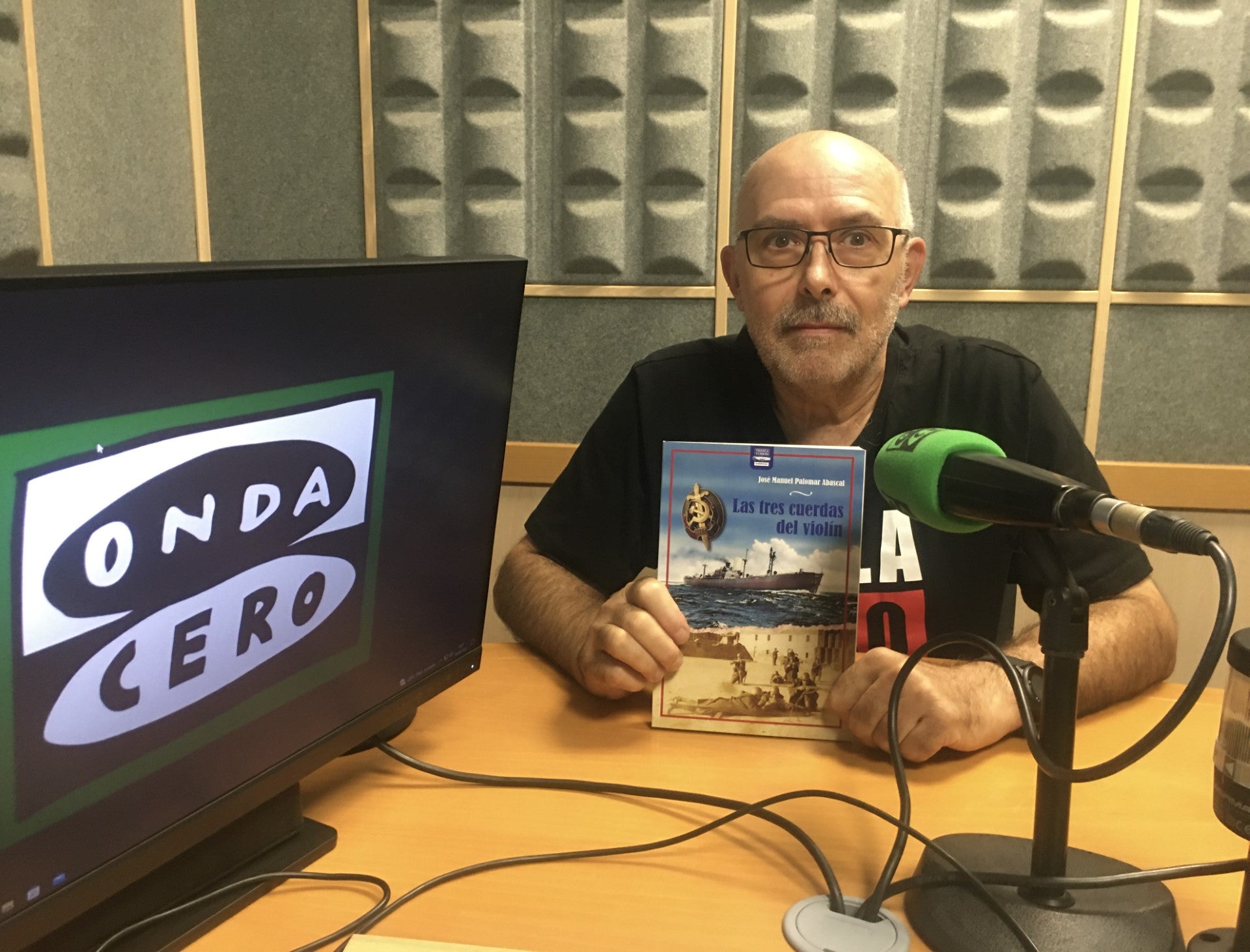 José Manuel Palomar presenta su obra sobre la guerra civil ´Las tres cuerdas del violín´ José Manuel Palomar presenta su obra sobre la guerra civil ´Las tres cuerdas del violín´