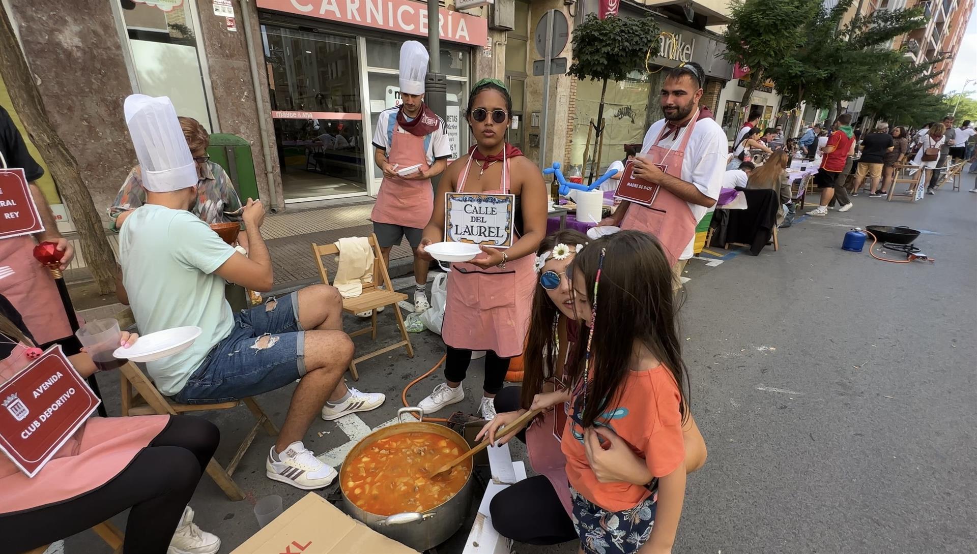 Más de 120 cuadrillas participan en el XIV Concurso de Calderetas de San Mateo Más de 120 cuadrillas participan en el XIV Concurso de Calderetas de San Mateo