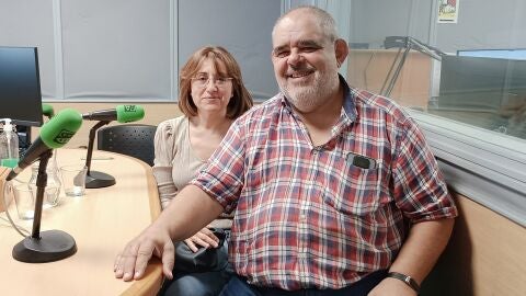 M&ordf; Jos&eacute; Mart&iacute;nez y Javier Calvo, presidenta y tesorero de la Casa de Asturias de Alcal&aacute; de Henares, en M&aacute;s de uno Alcal&aacute;