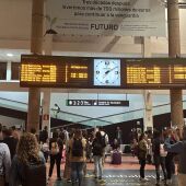Pasajeros esperando un tren en la estación de Ciudad Real
