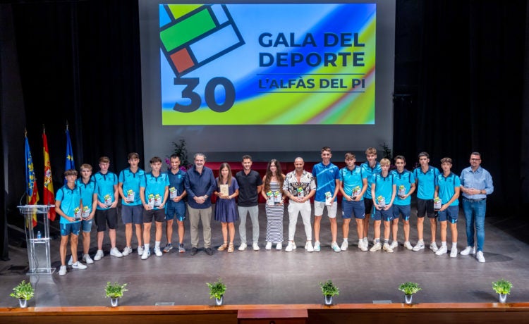 La Casa de Cultura se queda pequeña para albergar la XXX Gala del Deporte de L'Alfàs La Casa de Cultura se queda pequeña para albergar la XXX Gala del Deporte de L'Alfàs