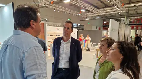 Rubén Alfaro, alcalde de Elda, en la feria MICAM de Milán Rubén Alfaro, alcalde de Elda, en la feria MICAM de Milán