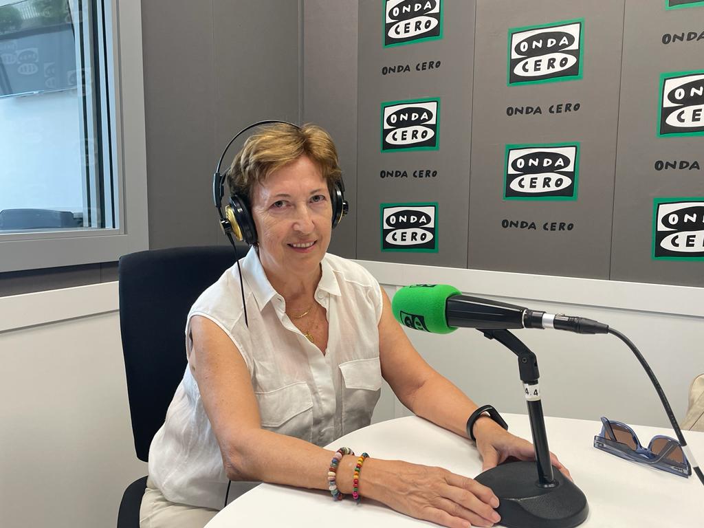 La artista Juana Martínez Vázquez expone "Chokollages" en la Biblioteca municipal de la Vila Joiosa La artista Juana Martínez Vázquez expone "Chokollages" en la Biblioteca municipal de la Vila Joiosa