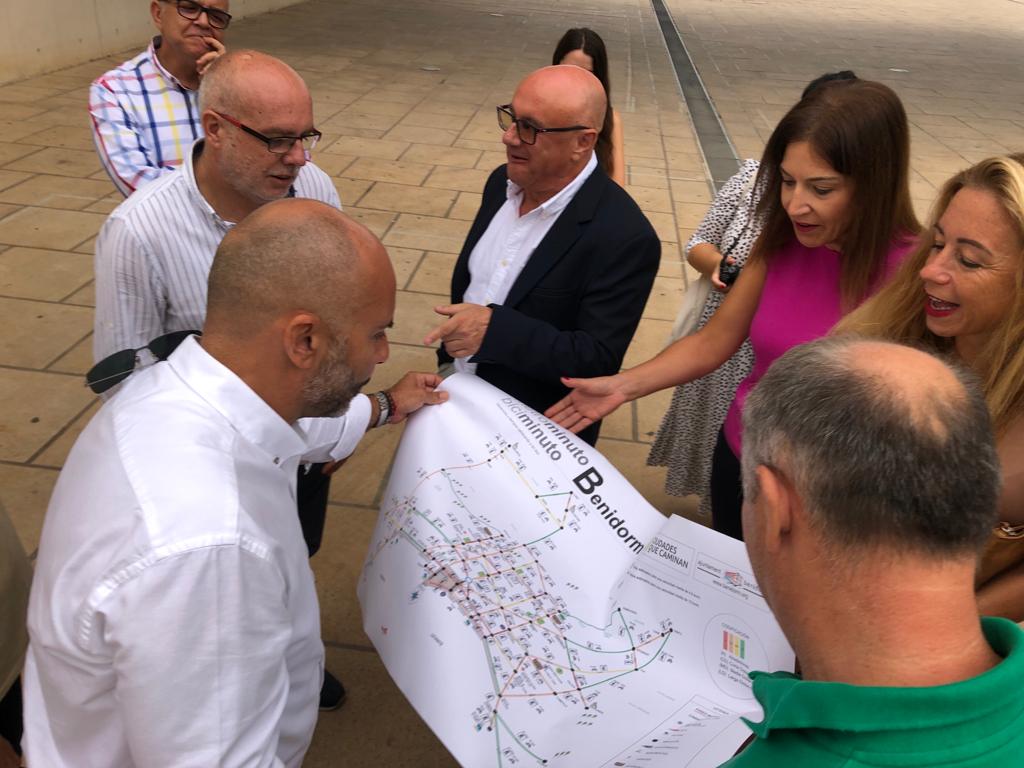 Benidorm presenta un mapa peatonal y ciclista con los tiempos que se estiman para cada tramo Benidorm presenta un mapa peatonal y ciclista con los tiempos que se estiman para cada tramo