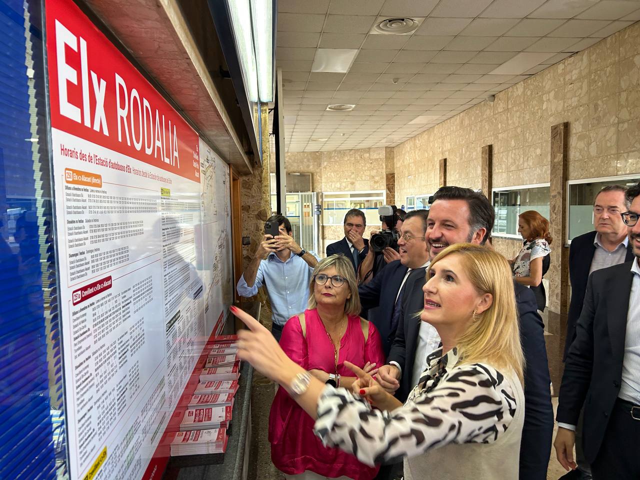 La Generalitat compromete presupuestar en 2024 el tranvía en Elche y la finalización de la Ronda Sur La Generalitat compromete presupuestar en 2024 el tranvía en Elche y la finalización de la Ronda Sur