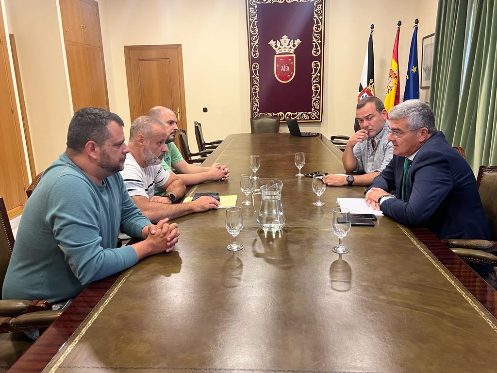 CCOO logra el compromiso de Delegación de buscar una solución al problema de la seguridad privada en la frontera CCOO logra el compromiso de Delegación de buscar una solución al problema de la seguridad privada en la frontera