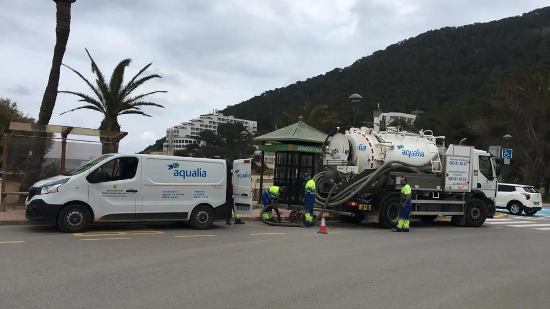 Aqualia limpia en Ibiza la red de aguas pluviales de Santa Eulària des Riu para evitar inundaciones