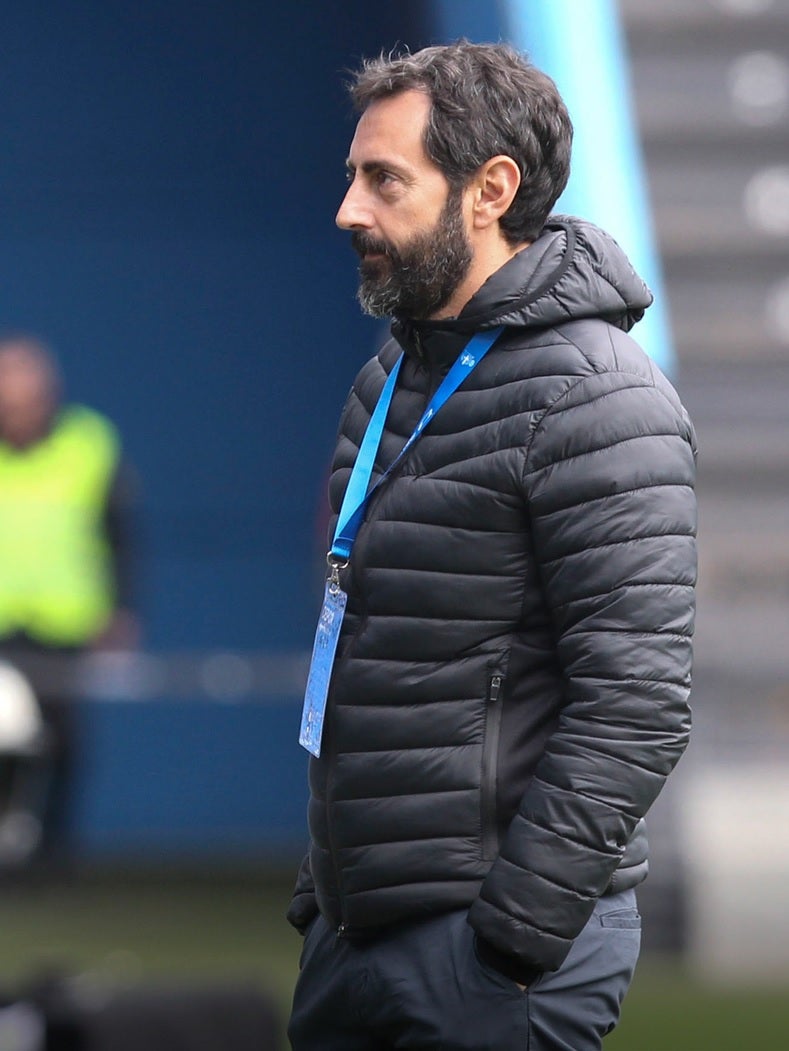 Archivada la denuncia del Deportivo contra Josebe González Dans, lesión de Ximo Navarro y Rubén de la Barrera, nuevo seleccionador de El Salvador Archivada la denuncia del Deportivo contra Josebe González Dans, lesión de Ximo Navarro y Rubén de la Barrera, nuevo seleccionador de El Salvador