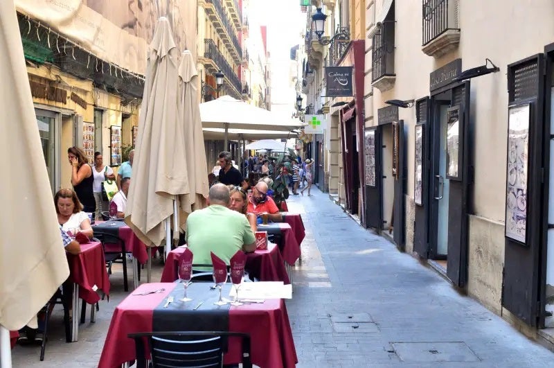 Detenido en Alicante por fingir hasta en veinte ocasiones que estaba indispuesto para no pagar en los restaurantes Detenido en Alicante por fingir hasta en veinte ocasiones que estaba indispuesto para no pagar en los restaurantes