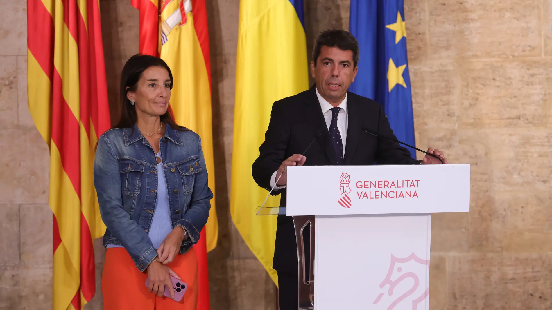 Ruth Merino, consellera de Hacienda, (Izq) y Carlos Mazón, 'president' de la Generalitat Valenciana. 
