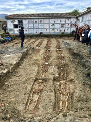 Fructuoso Llorens, extremeño víctima de la represión franquista en el Campo de Orduña, será reinhumado en Fuente del Maestre Fructuoso Llorens, extremeño víctima de la represión franquista en el Campo de Orduña, será reinhumado en Fuente del Maestre