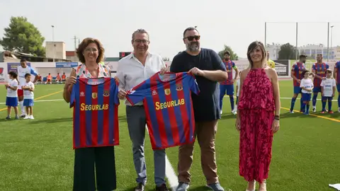 El presidente de la Diputación Provincial inauguró el nuevo césped del estadio Sadrián de Almoradí futbol almoradí