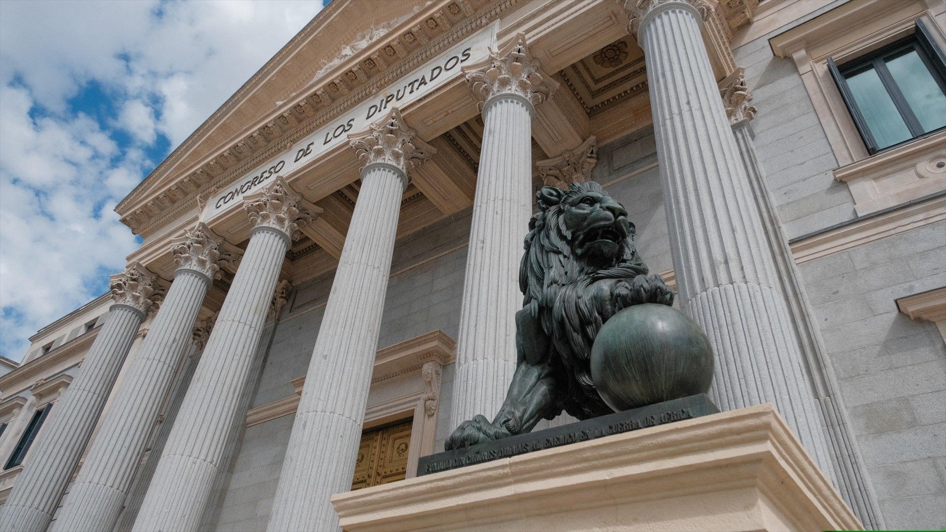 El Congreso de los Diputados aprueba la reforma para el uso de las lenguas cooficiales El Congreso de los Diputados aprueba la reforma para el uso de las lenguas cooficiales