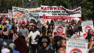 Miles de manifestantes protestan en Grecia contra la nueva reforma laboral