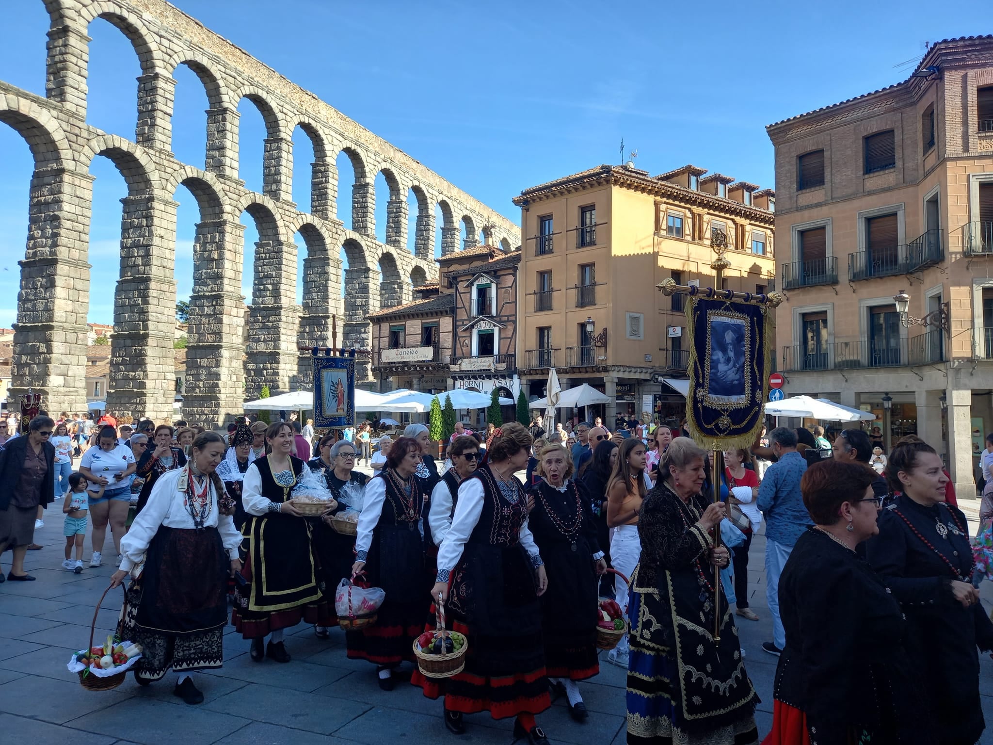 La meteorología mantiene la incertidumbre en la ofrenda de La Fuencisla de esta tarde La meteorología mantiene la incertidumbre en la ofrenda de La Fuencisla de esta tarde