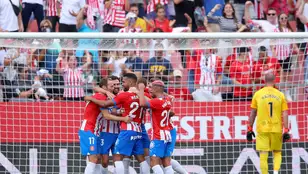 Los jugadores del Girona celebran su goleada al Mallorca