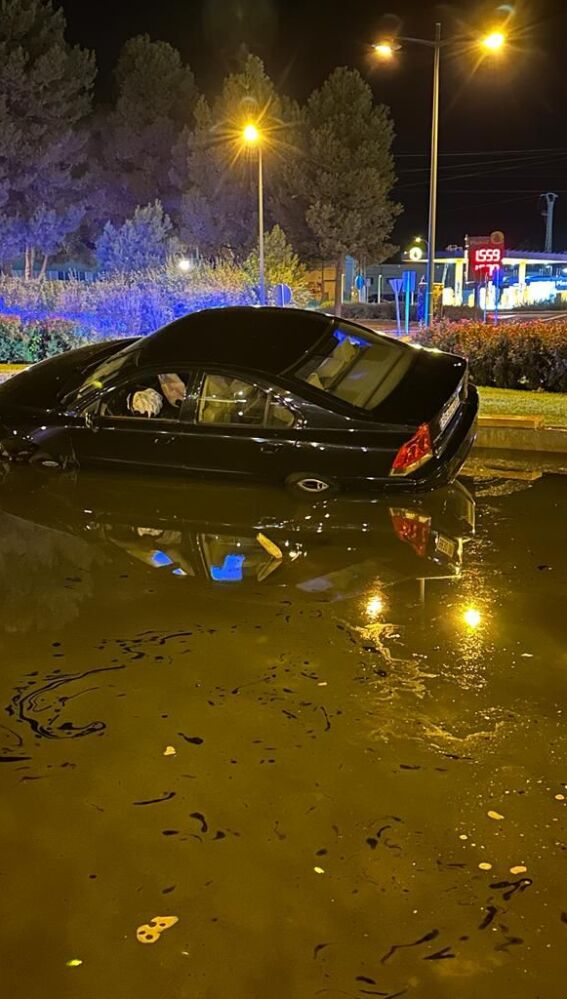 El accidente tuvo lugar en una fuente de la Avenida de los Reyes Católicos