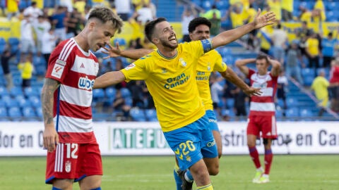Kirian Rodr&iacute;guez celebra su gol ante el GRanada CF