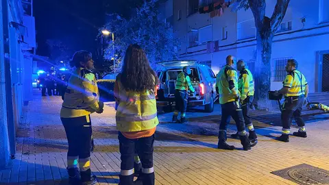 Detenido un hombre por matar a puñaladas a una mujer en Madrid con la que convivía Detenido un hombre por matar a puñaladas a una mujer en Madrid con la que convivía/ EFE/Emergencias Madrid