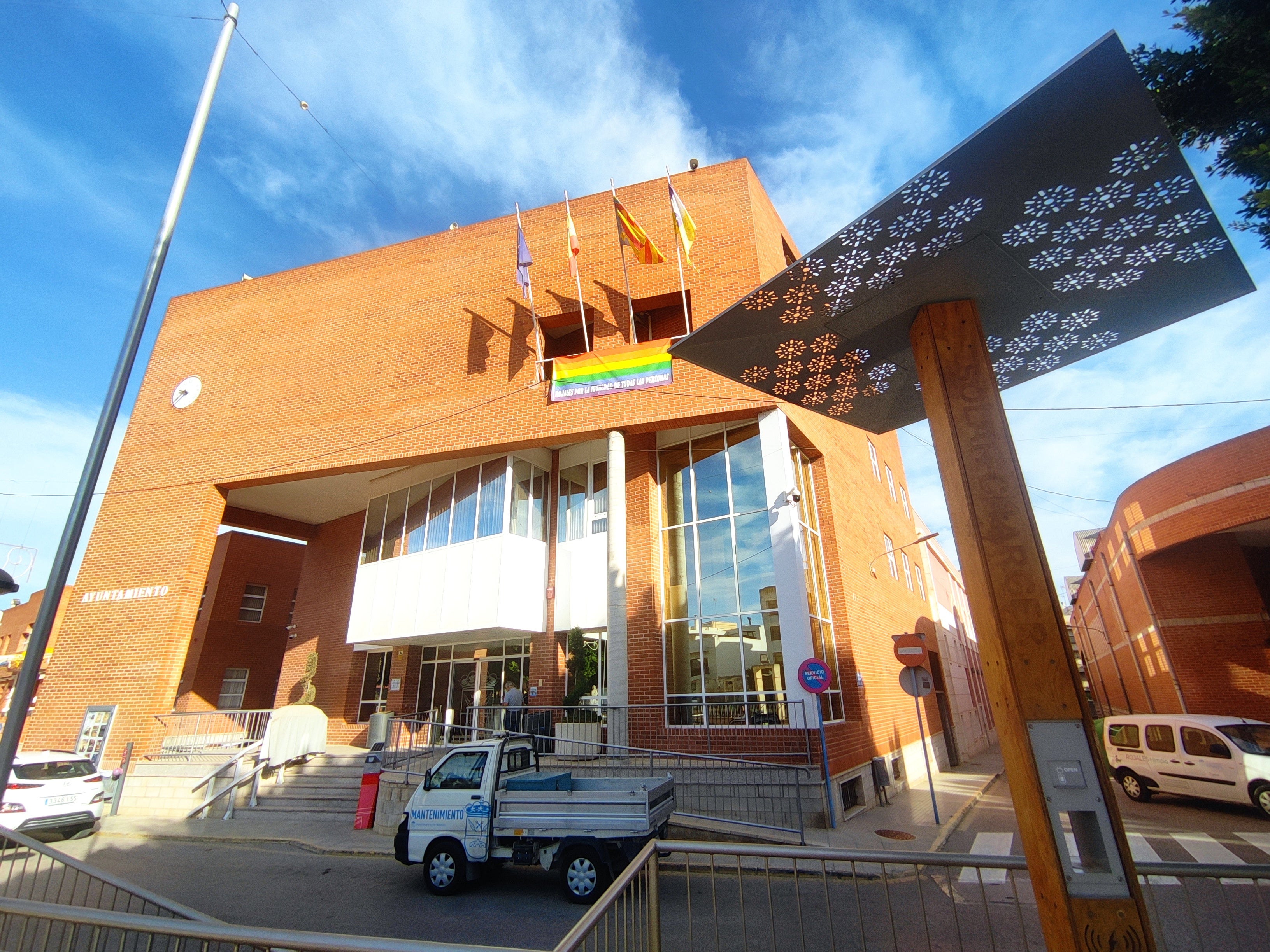 La policia de Rojales detiene un hombre por robar en un vehículo apoderándose de 500 € La policia de Rojales detiene un hombre por robar en un vehículo apoderándose de 500 €