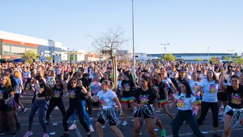El evento solidario Zumbando 2023 reúne a más de 1.000 personas en El Faro de Badajoz para recaudar 10.400 euros El evento solidario Zumbando 2023 reúne a más de 1.000 personas en El Faro de Badajoz para recaudar 10.400 euros