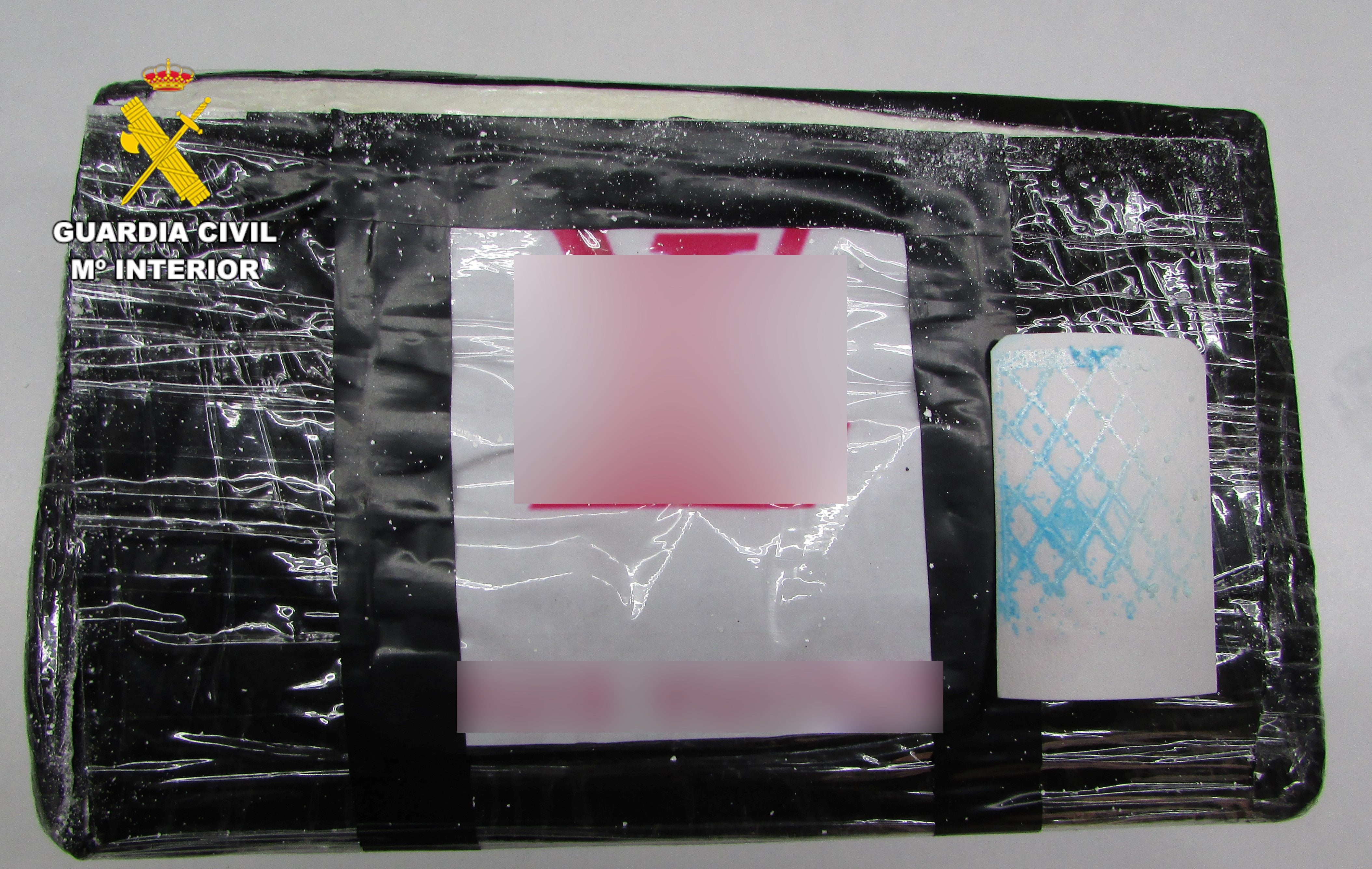 La Guardia Civil detiene a cinco personas con más de un kilo de cocaína La Guardia Civil detiene a cinco personas con más de un kilo de cocaína