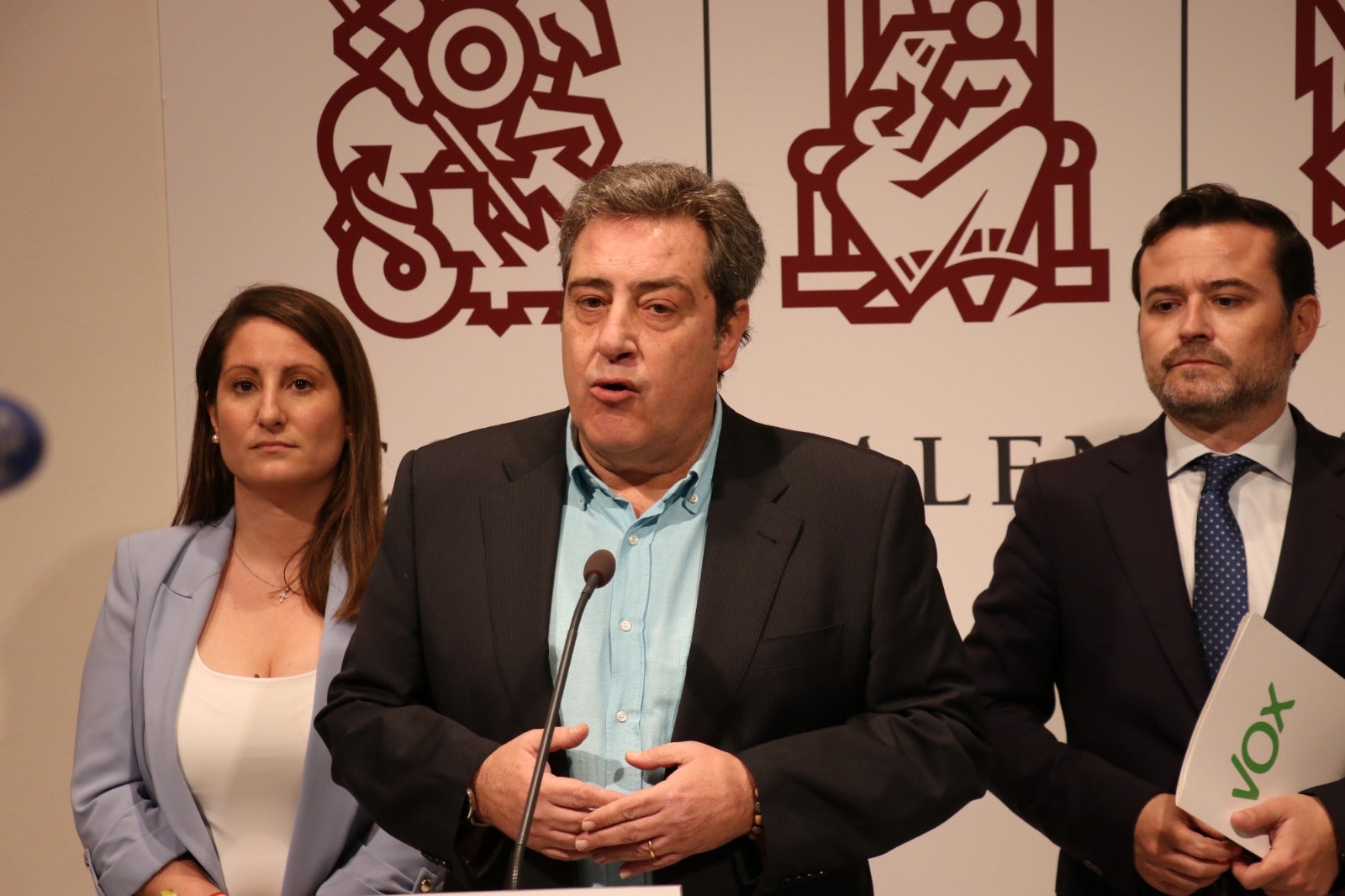 Vox asegura que el avance en el reconocimiento de títulos de Lo Rat Penat "está consensuado" con el PP Vox asegura que el avance en el reconocimiento de títulos de Lo Rat Penat "está consensuado" con el PP