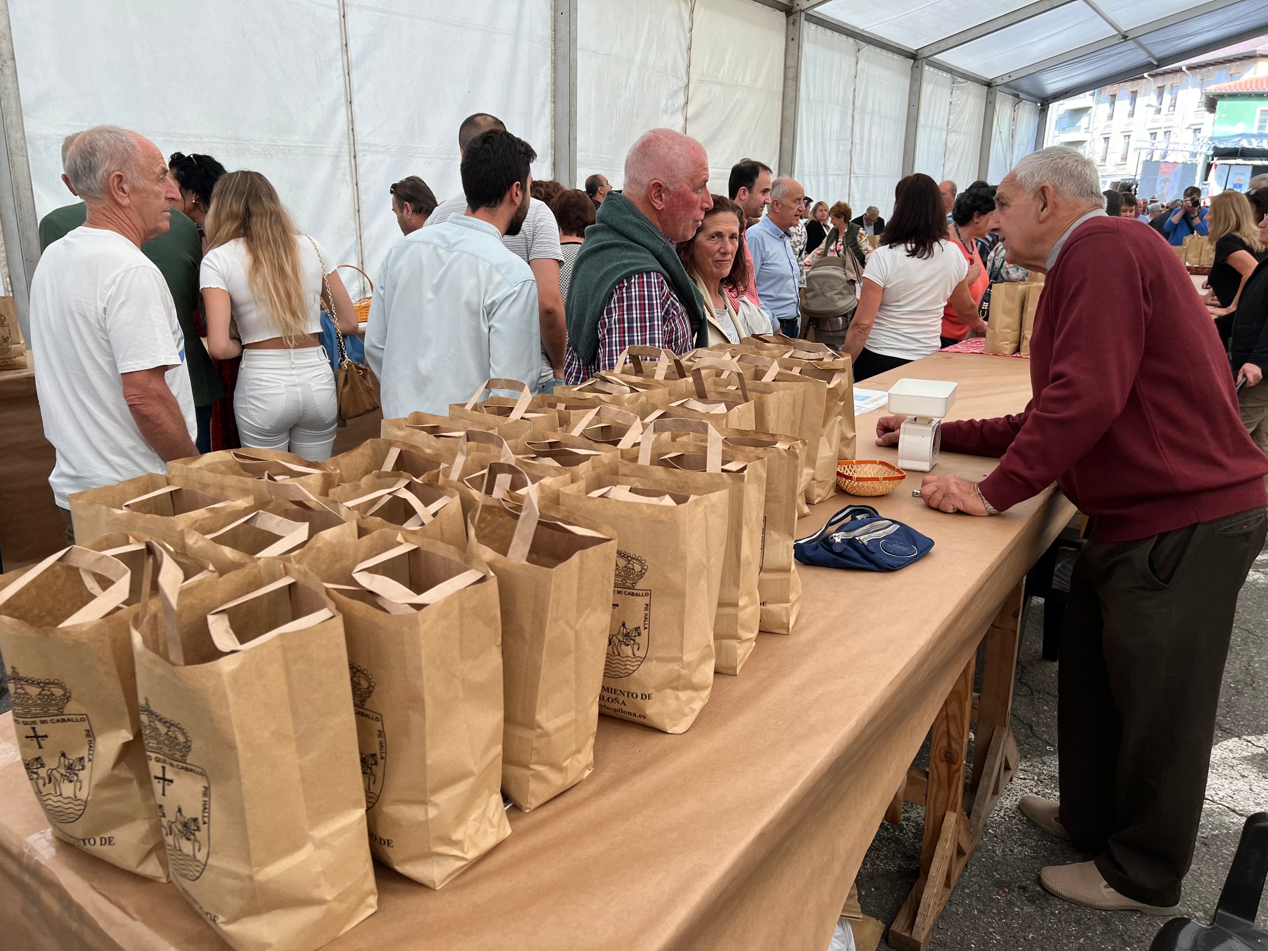 El Festival de la Avellana pondrá a la venta cinco toneladas de fruto este domingo El Festival de la Avellana pondrá a la venta cinco toneladas de fruto este domingo