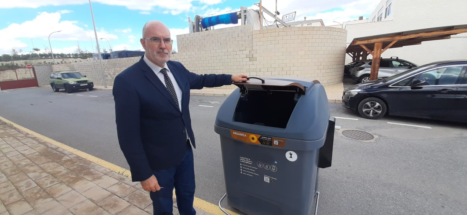 Alicante despliega el contenedor marrón para residuos orgánicos en la renovación de 8.000 depósitos Alicante despliega el contenedor marrón para residuos orgánicos en la renovación de 8.000 depósitos
