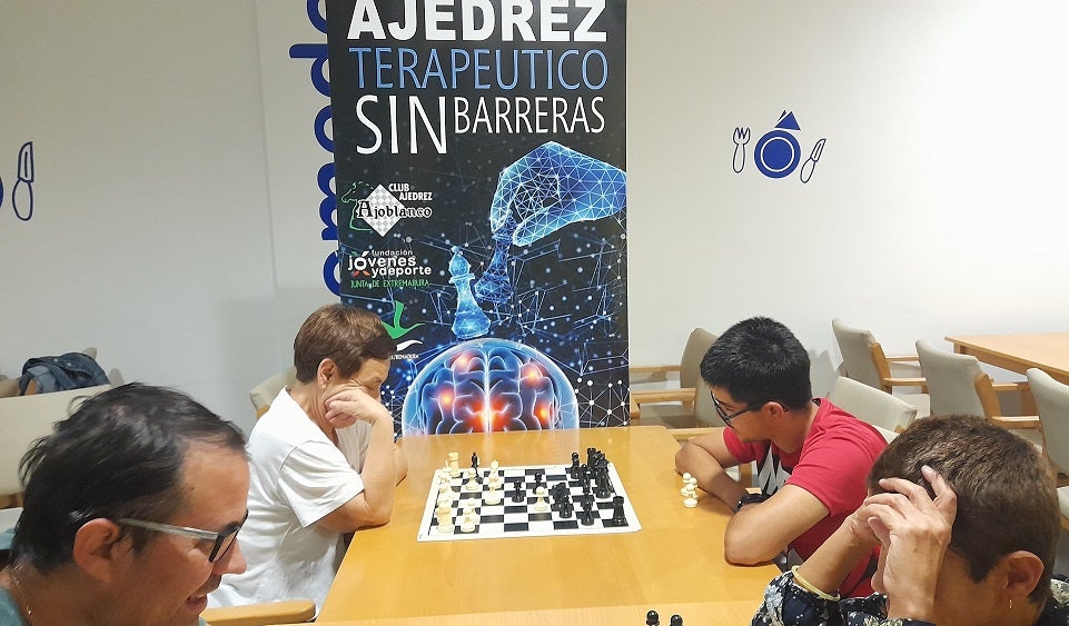 "Ajedrez sin barreras" para tener más animo y más actividad "Ajedrez sin barreras" para tener más animo y más actividad