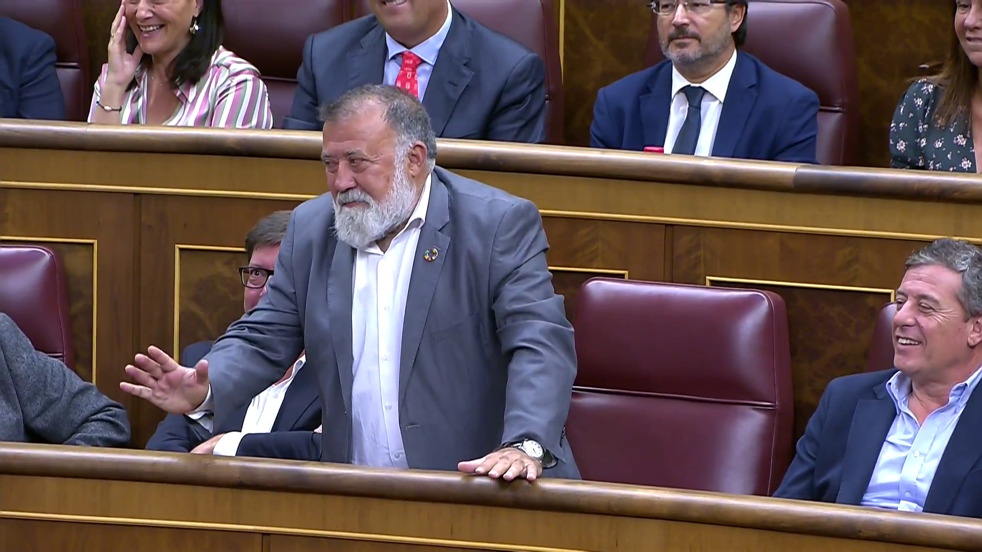 El diputado socialista Herminio Sancho se equivoca y vota 'Sí' a Feijóo El diputado socialista Herminio Sancho se equivoca y vota 'Sí' a Feijóo