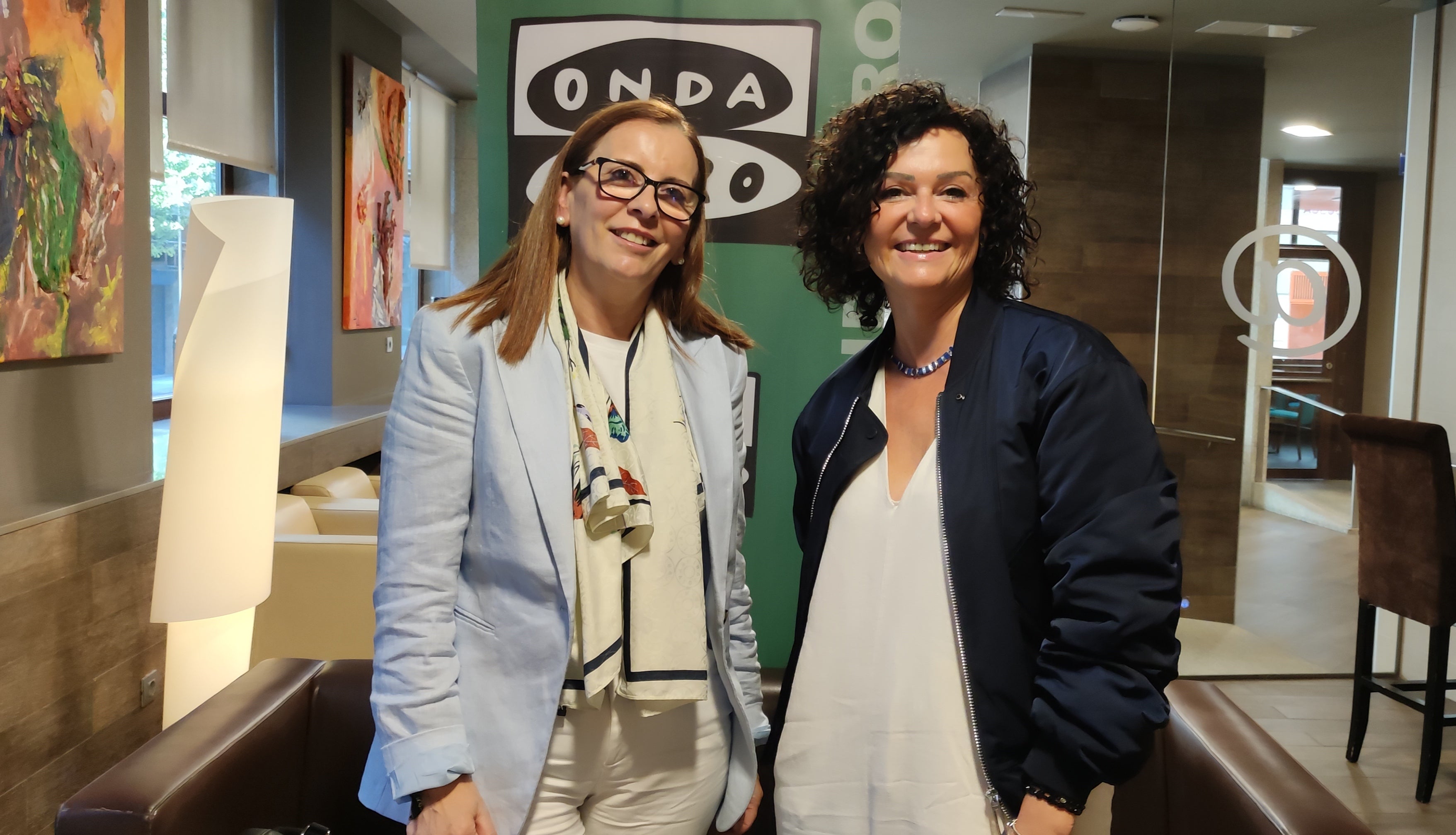 Mujeres al frente de empresas de transporte y servicios sociales Mujeres al frente de empresas de transporte y servicios sociales
