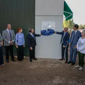 García-Page y Cesáreo Salcedo descubren la placa de inauguración de las obras García-Page y Cesáreo Salcedo descubren la placa de inauguración de las obras