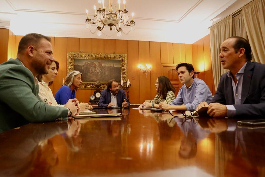 Ayuntamiento, Sadeco y Universidad unidos por el medio ambiente Ayuntamiento, Sadeco y Universidad unidos por el medio ambiente
