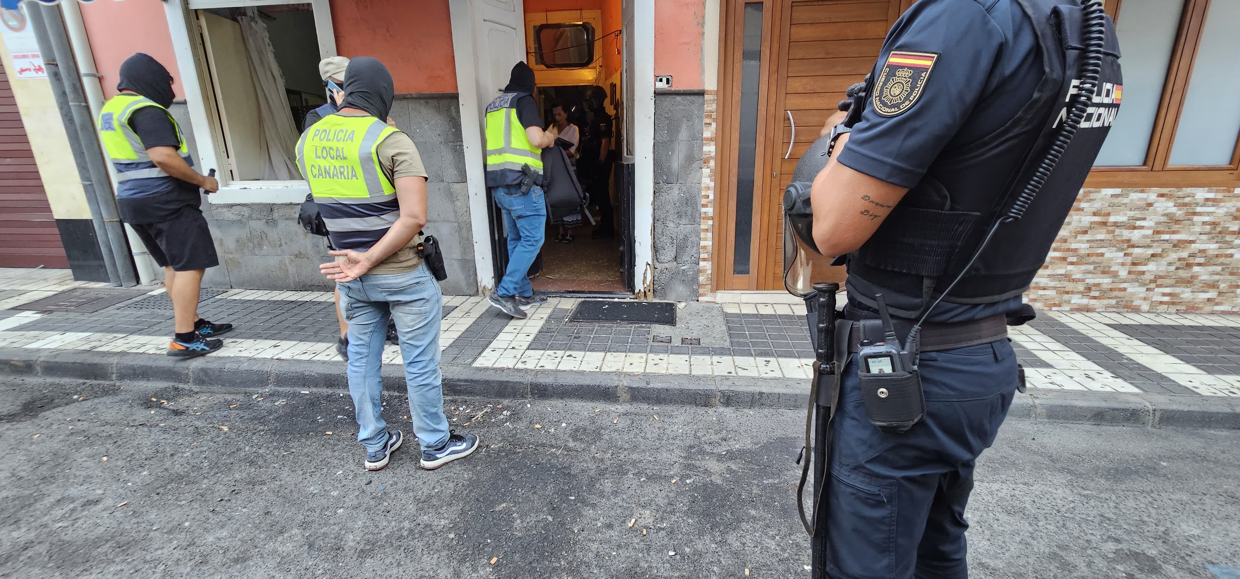 Golpe policial al narcotráfico en la calle Molino de Viento de Las Palmas de Gran Canaria Golpe policial al narcotráfico en la calle Molino de Viento de Las Palmas de Gran Canaria