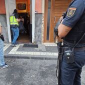 Efectivos policiales en el marco de la Operación Quijote en Molino de Viento, Las Palmas de Gran Canaria 